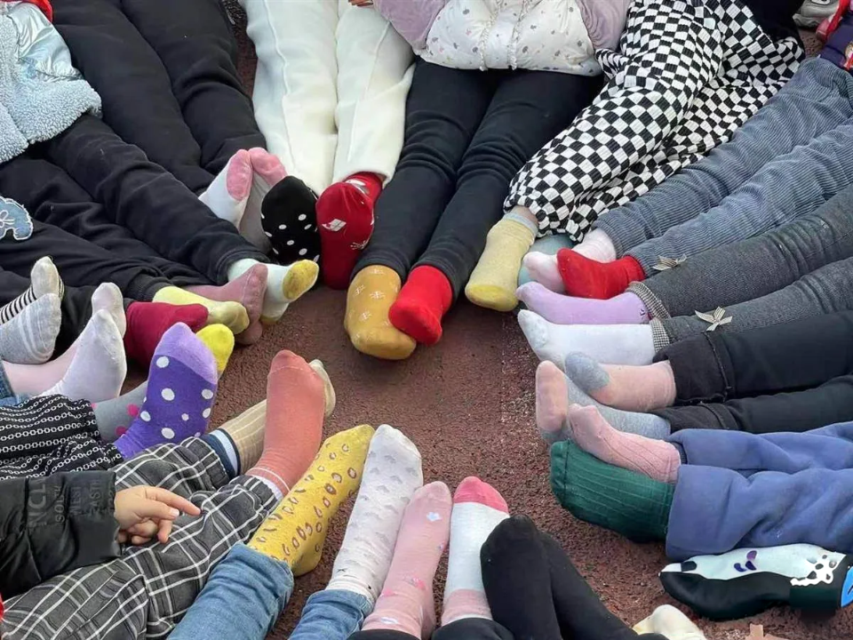 The &#039;Wrong Socks Day&#039; event opens warmly,